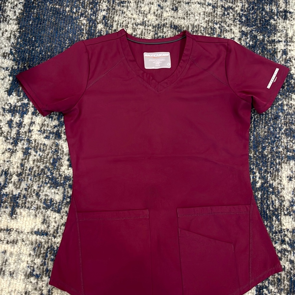 Skechers scrub top